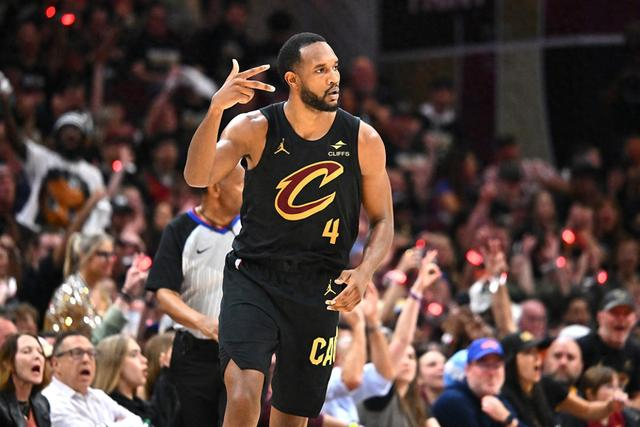 开云官网-不止做DPOY！队记：莫布里今夏提升了跳投技术 控球&amp;amp;终结也有增强