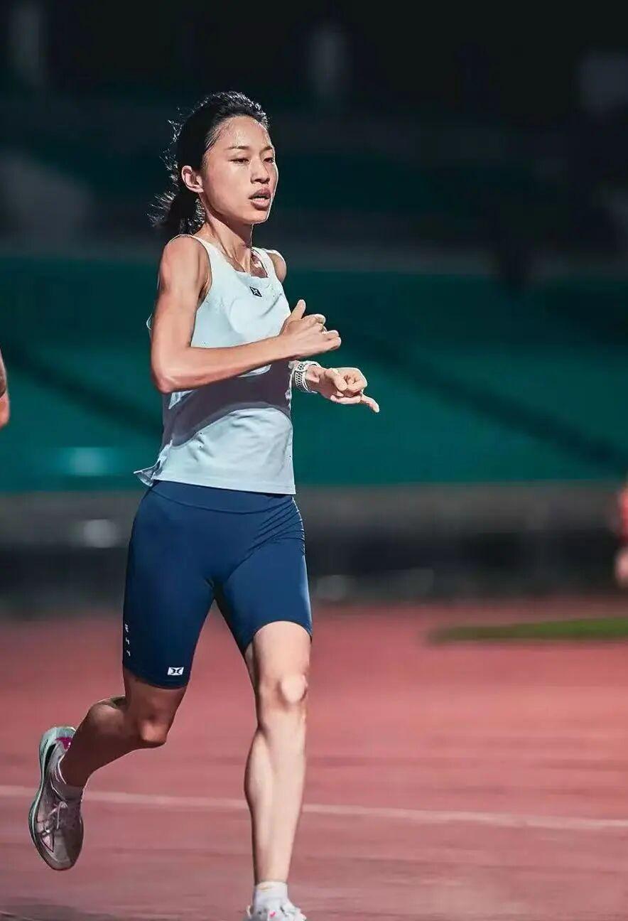 开云-再见！最快女护士。你好！跑者张水华