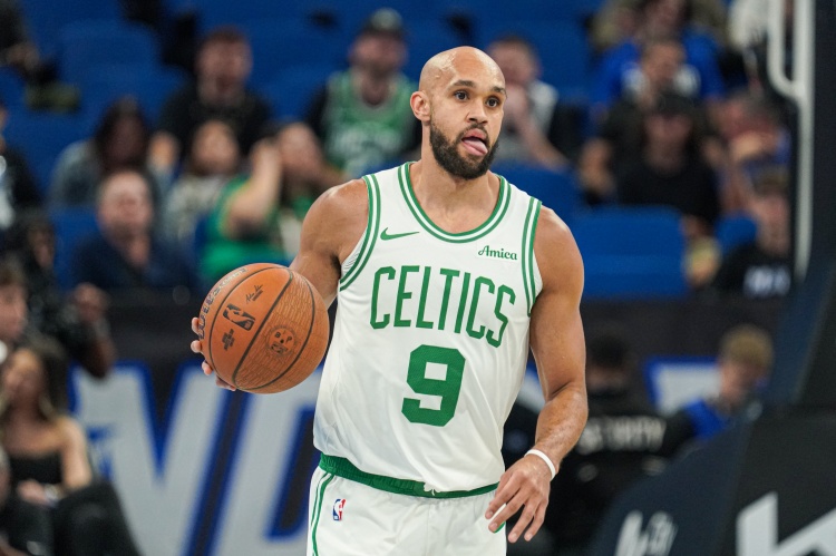 开云体育-德里克·怀特赛季至今场均18.4分1.4断1.6帽 三项数据均生涯新高