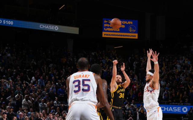 开云下载-打最狠的球，进最酷的三分！库里关键时刻封王无解