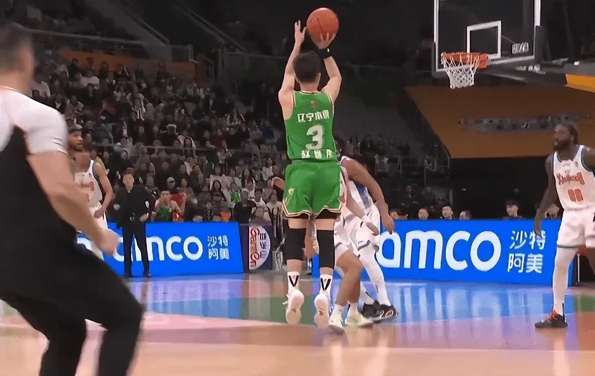 开云体育-辽宁半场压制新疆！继伟完美复出，威尔斯手帝齐爆，新疆3人死顶