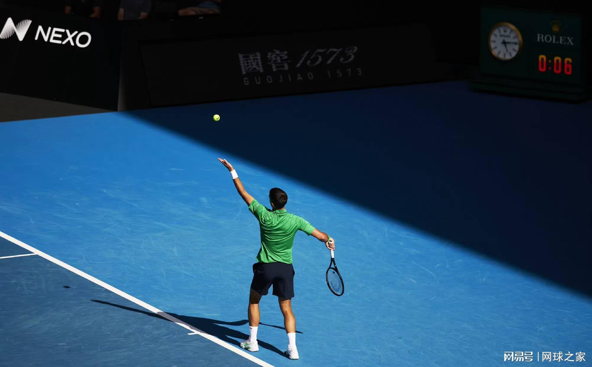 开云下载-德约轻取蒂亚福打破伤退谣言，辛纳、萨巴领衔澳网男女单夺冠赔率