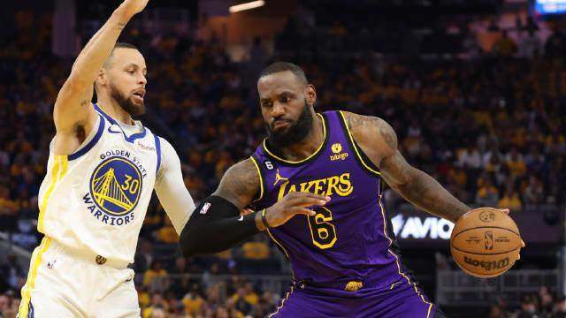 开云APP-【人物】季后赛8场均不足30分 詹姆斯这一次真老了