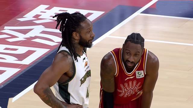 kaiyun-赵继伟错失关键球，空砍15+6+7 辽宁男篮惜败山西 双外援弹尽粮绝