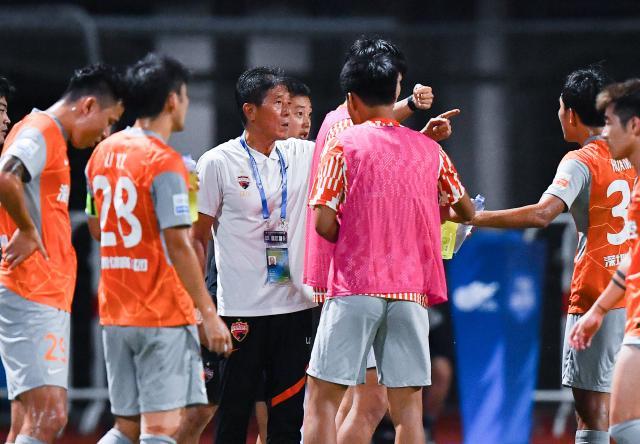 开云APP-彻底告别？李章洙深足生涯刷出中国执教最尴尬纪录