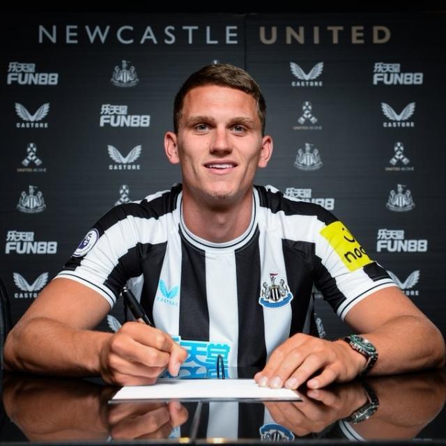 开云-【早报】C罗的确想走！曼联真的想留？