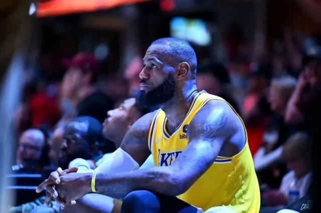 开云APP-【体坛篮球秀】湖人，再会！下次见面盼你能挺直胸膛