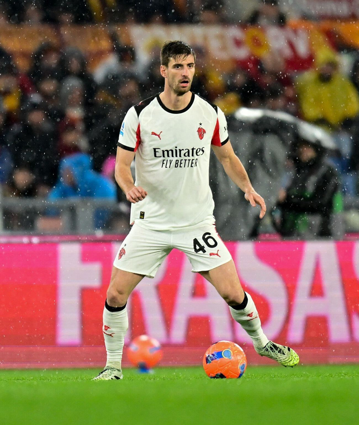 开云下载-加比亚发文激励米兰，呼吁球队齐心协力前进|AC米兰|达科·加比|意甲联赛|AC米兰赛事_新浪体育_新浪新闻