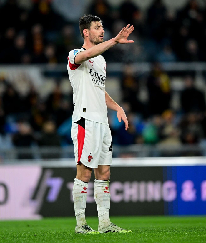 开云下载-加比亚发文激励米兰，呼吁球队齐心协力前进|AC米兰|达科·加比|意甲联赛|AC米兰赛事_新浪体育_新浪新闻