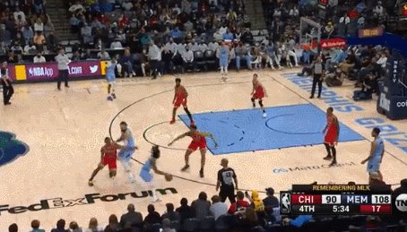 开云官网-灰熊轻取公牛重回胜利轨道 亚当斯轻松一抱抢戏