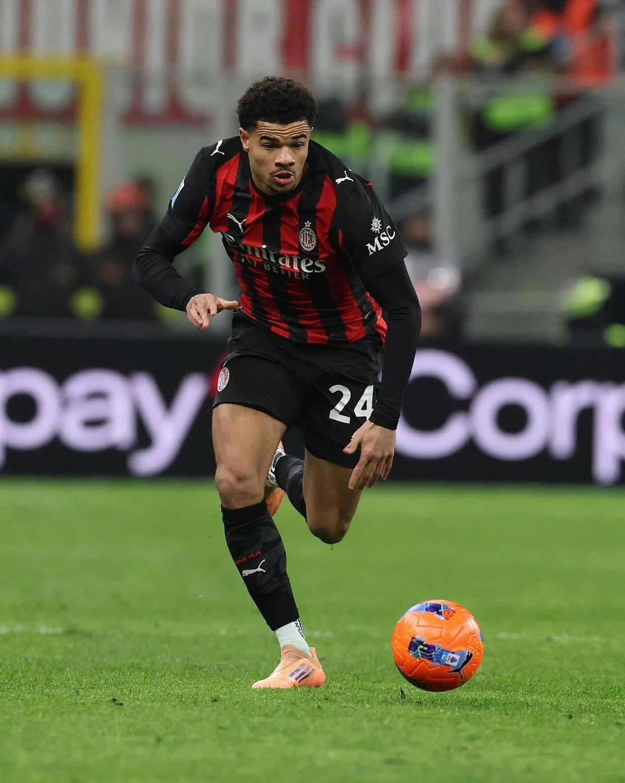 开云体育-又一个巴尔泰萨吉？米兰21岁右翼卫进步明显，成萨56合格轮换