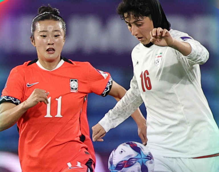 开云下载-女足亚洲杯争议一幕！伊朗女足赛前集体拒绝唱国歌，主帅面带微笑