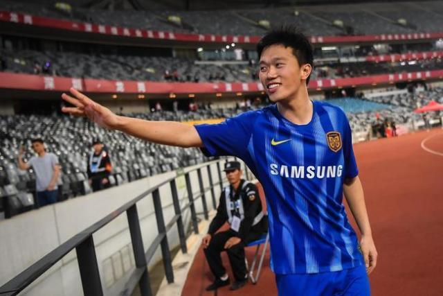 开云下载-揭秘：沧州2年前错过罗竞续前缘 靠什么打动谢鹏飞