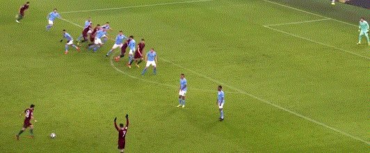 开云下载-【英超】热苏斯梅开二度 曼城4比1擒狼队夺21连胜