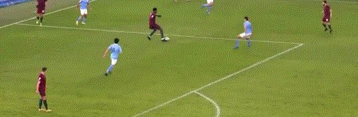 开云下载-【英超】热苏斯梅开二度 曼城4比1擒狼队夺21连胜